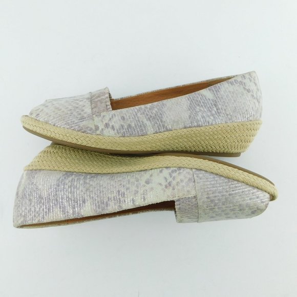 Unworn GENTLE SOULS  Shimmer Leather Ruffle Peep Toe Espadrille Wedge Heels 8.5 - Picture 5 of 9